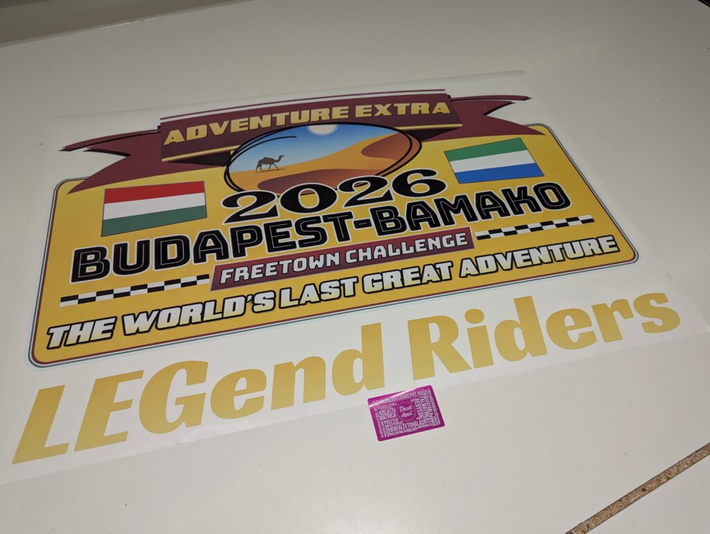 Autóra matrica tervezés és gyártás felirat logó gépkocsira