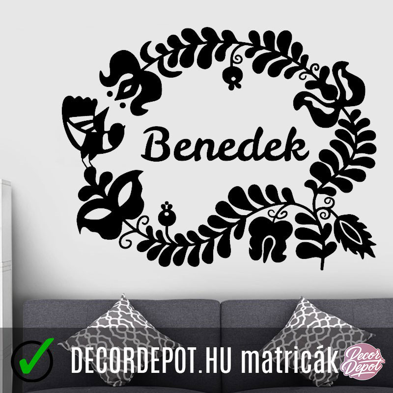 Vidám gyerekszoba faldekor: színes, állatos falmatrica szett babaszoba falán elhelyezve. Vidám gyerekszoba faldekor: színes, állatos falmatrica szett babaszoba falán elhelyezve.